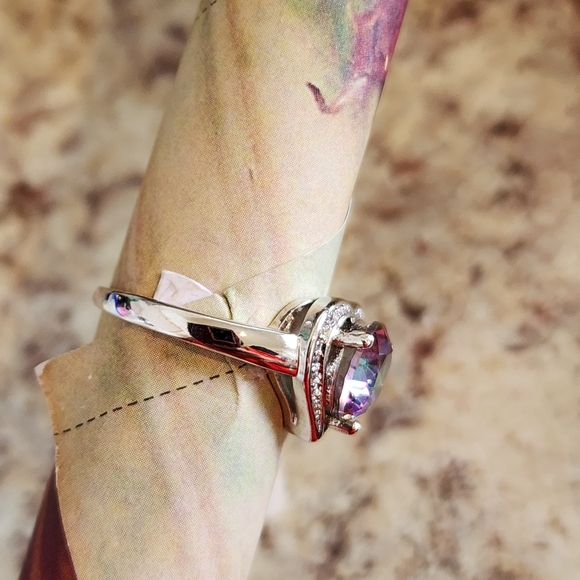 RING - Picture 3 of 5